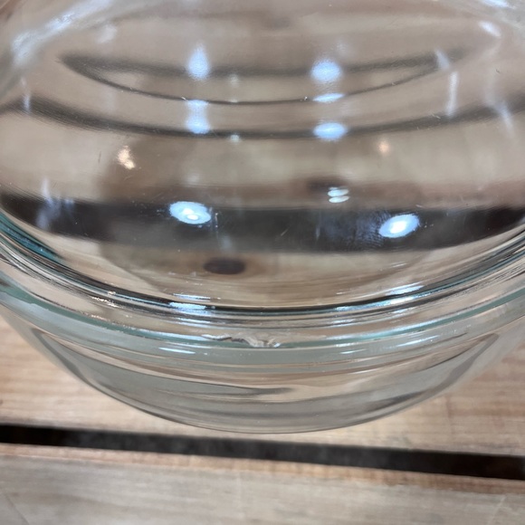 Vintage Pyrex Ovenware Bowl with Lid, 1 1/2 Quart, Clear Made in USA - Picture 6 of 11